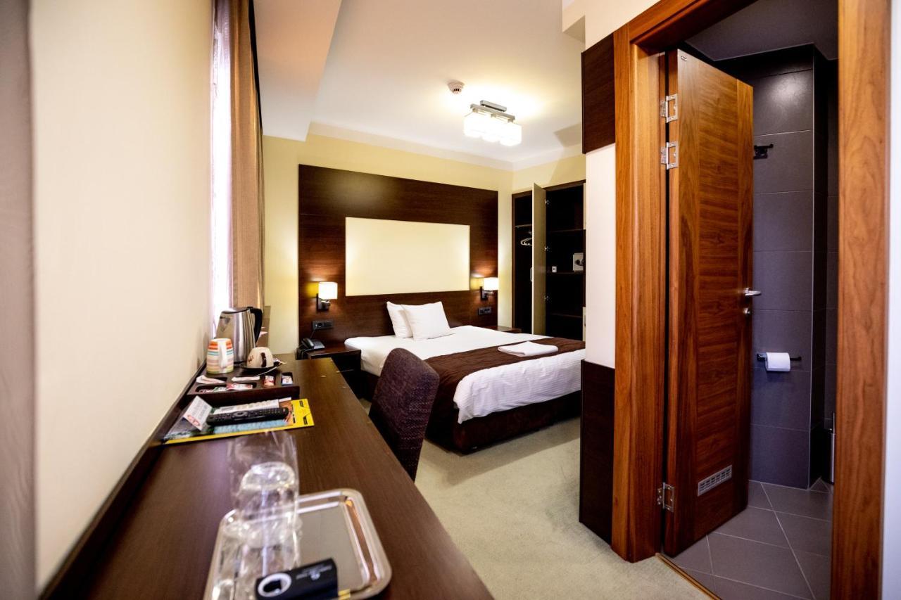 Boutique Hotel Golden Star Тузла Екстер'єр фото