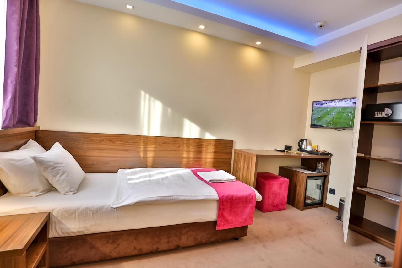 Boutique Hotel Golden Star Тузла Екстер'єр фото