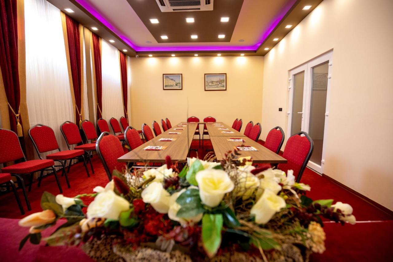 Boutique Hotel Golden Star Тузла Екстер'єр фото