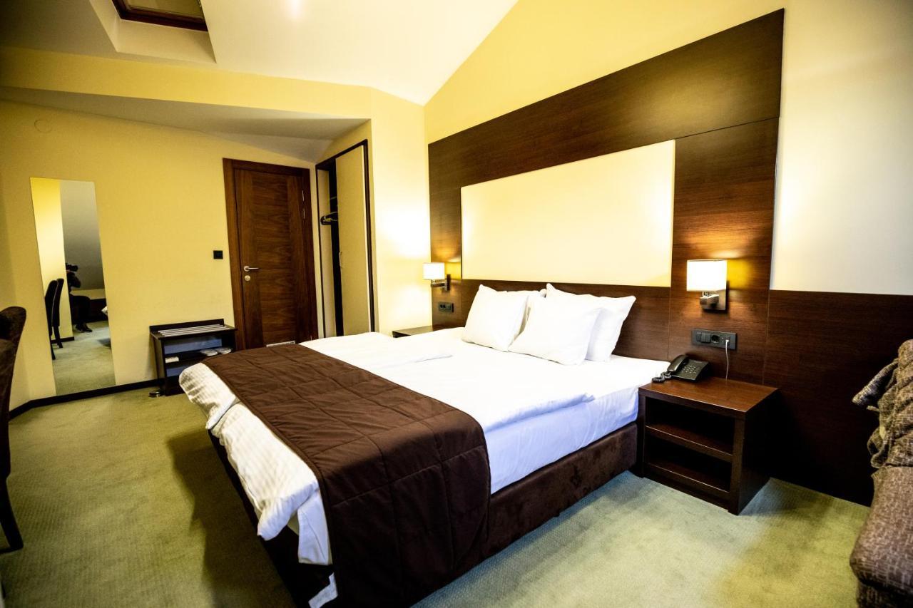Boutique Hotel Golden Star Тузла Екстер'єр фото