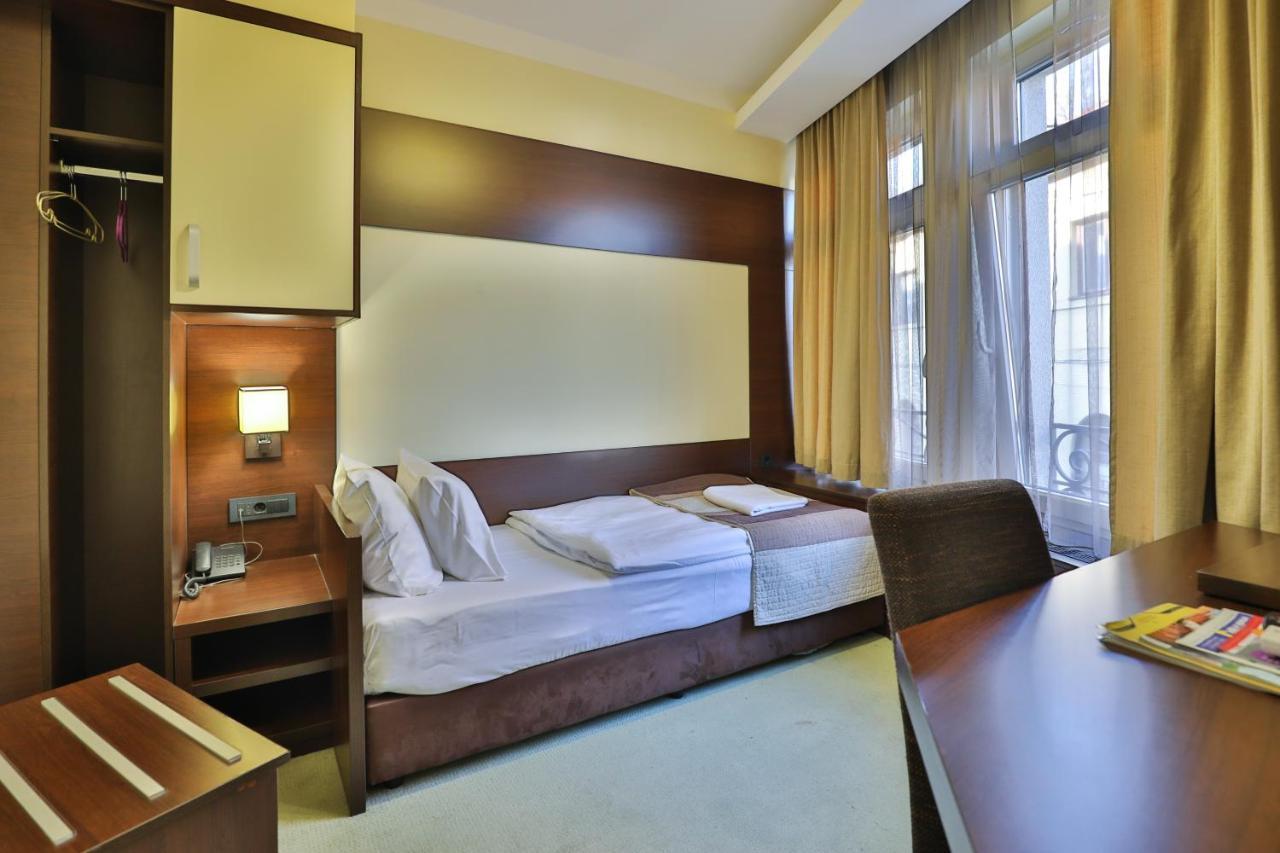 Boutique Hotel Golden Star Тузла Екстер'єр фото