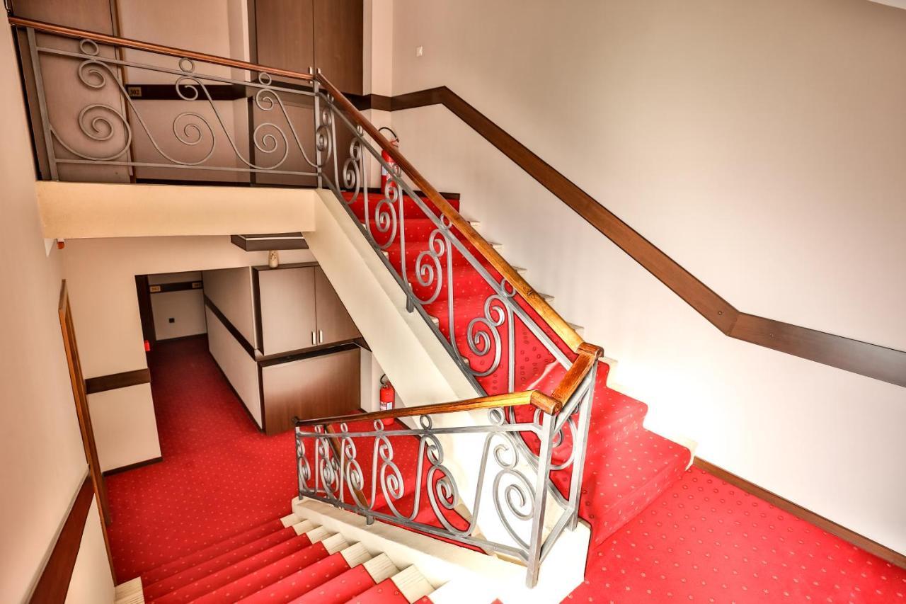 Boutique Hotel Golden Star Тузла Екстер'єр фото