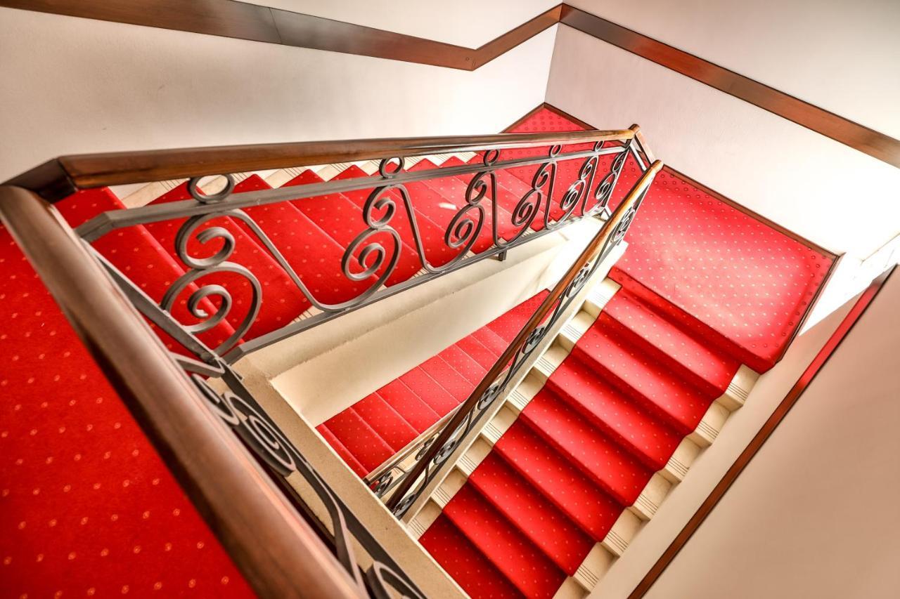 Boutique Hotel Golden Star Тузла Екстер'єр фото