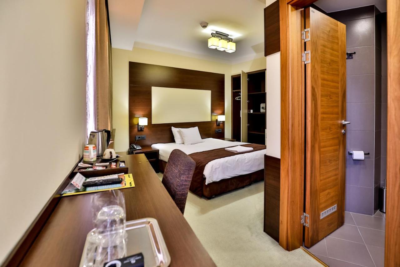 Boutique Hotel Golden Star Тузла Екстер'єр фото