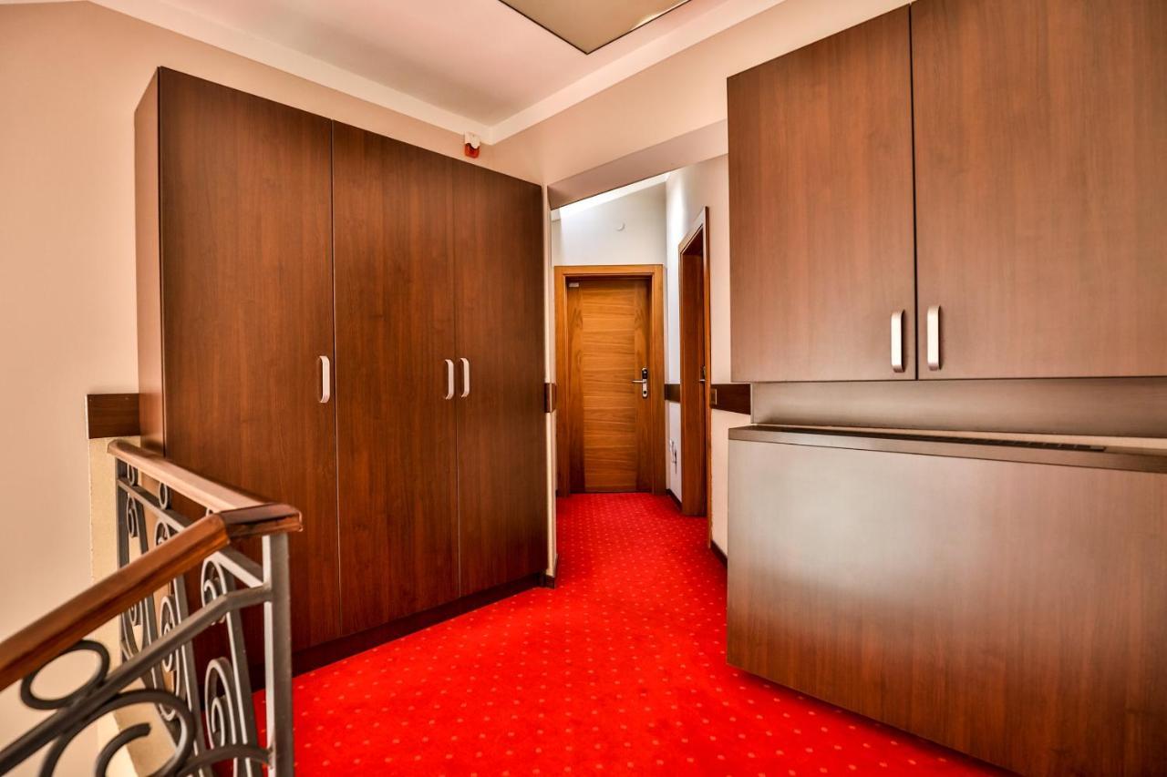 Boutique Hotel Golden Star Тузла Екстер'єр фото